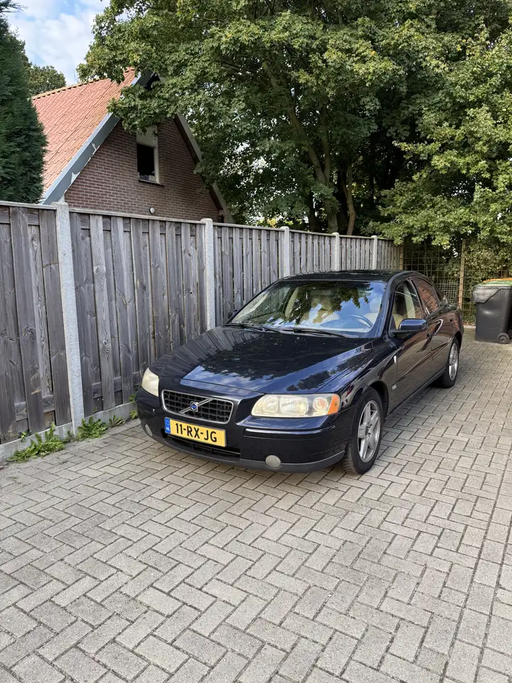 Volvo S60 2.0T Aut. Momentum — photo 1 of 11