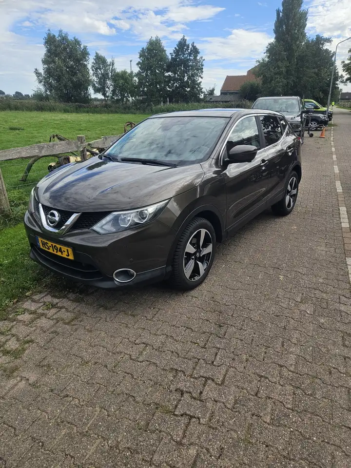 Nissan Qashqai 1.2 Connect Edition — photo 1 of 6