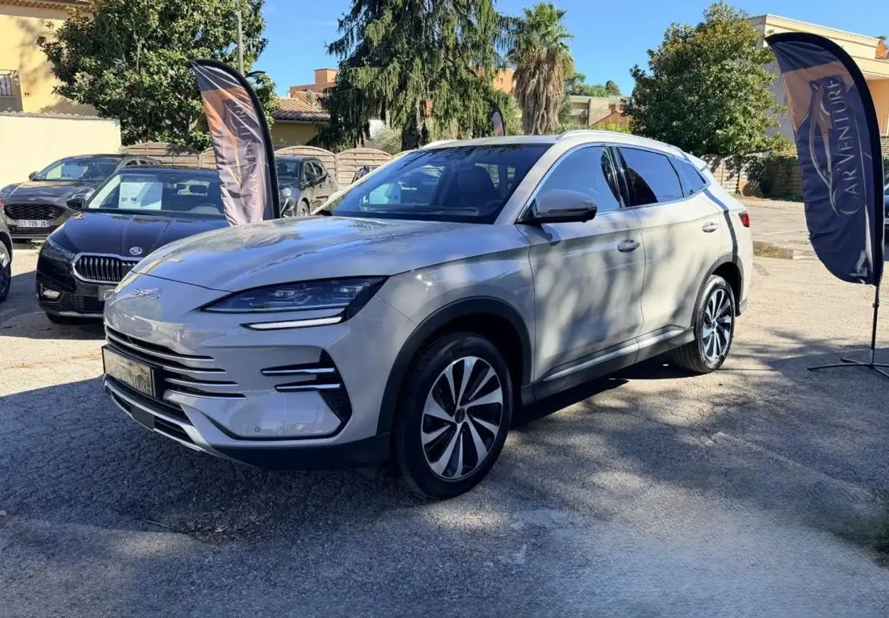 BYD Seal U 1.5l DM-i 218 ch PHEV Boost — photo 1 of 30