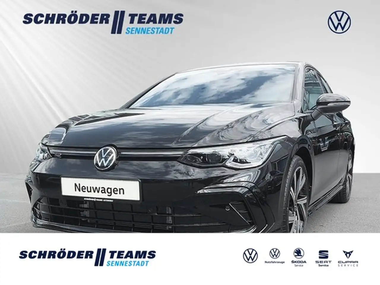 Volkswagen Golf 1,5 l eTSI 110 kW DSG R-Line AHK Matrix ACC Sid... — photo 1 of 7