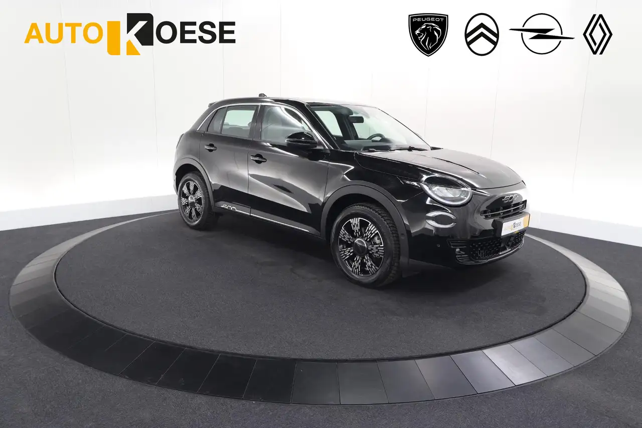 Fiat 600 1.2 Hybrid 110 Urban | Camera | Dodehoekdetectie | — photo 1 of 40