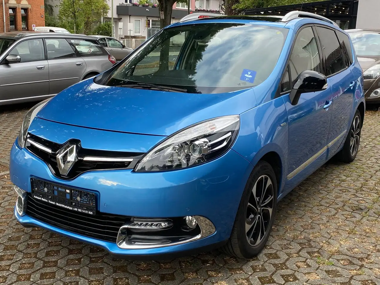 Renault Grand Scenic Grand BOSE Edition, 7-Sitzer — photo 1 of 24
