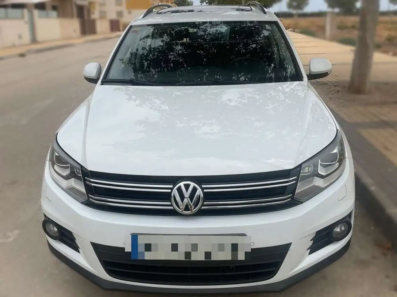 Volkswagen Tiguan 2.0TDI BMT T1 4x2 110 — photo 1 of 11