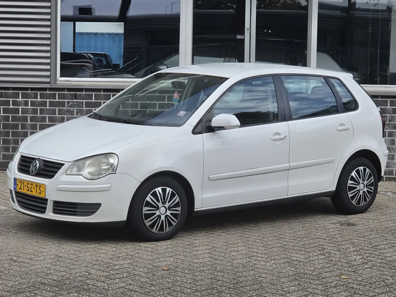 Volkswagen Polo 1.9 TDI Optive airco — photo 1 of 15