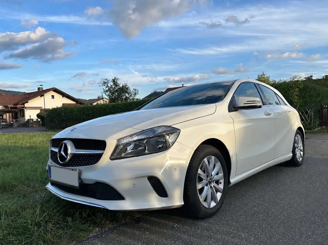 Mercedes-Benz A 180 Aut. — photo 1 of 10