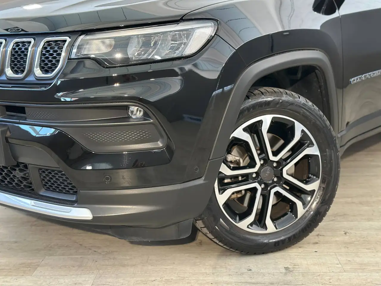 2022 Jeep Compass 1.3 T4 PHEV Limited 4xe auto, photograph 5