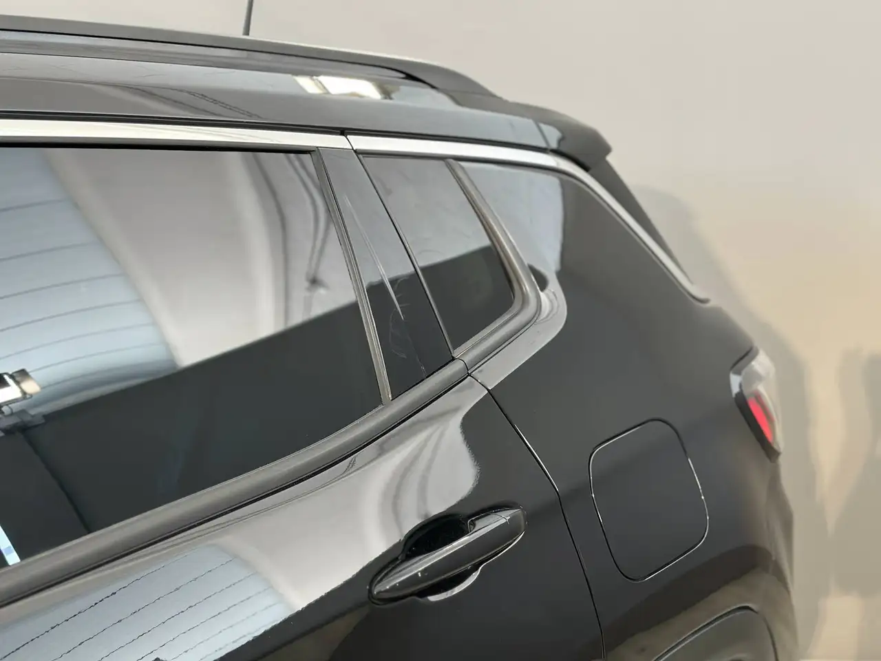 2022 Jeep Compass 1.3 T4 PHEV Limited 4xe auto, photograph 7