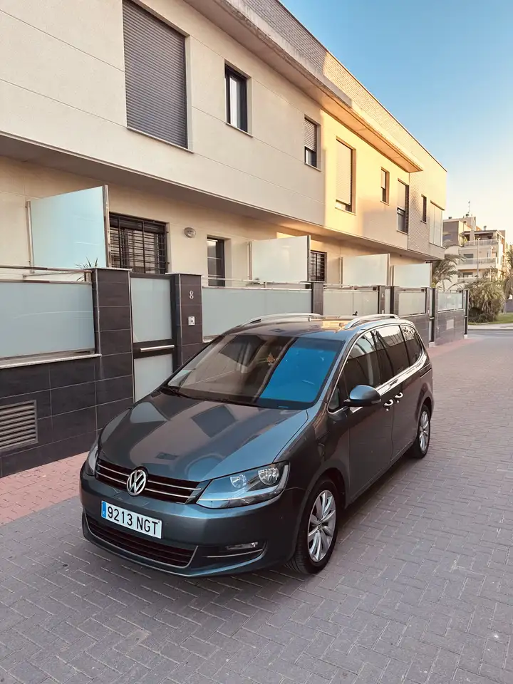 Volkswagen Sharan 2.0TDI Advance BMT 140 — photo 1 of 13