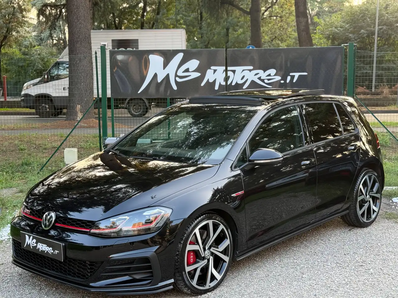 Volkswagen Golf GTI Golf 5p 2.0 tsi Gti Performance 245cv dsg TETTO-MODE-19-ALCANTARA-KEYLEES-TAGLIANDI VW-UNICO PROPRIETARIO — photo 1 of 15