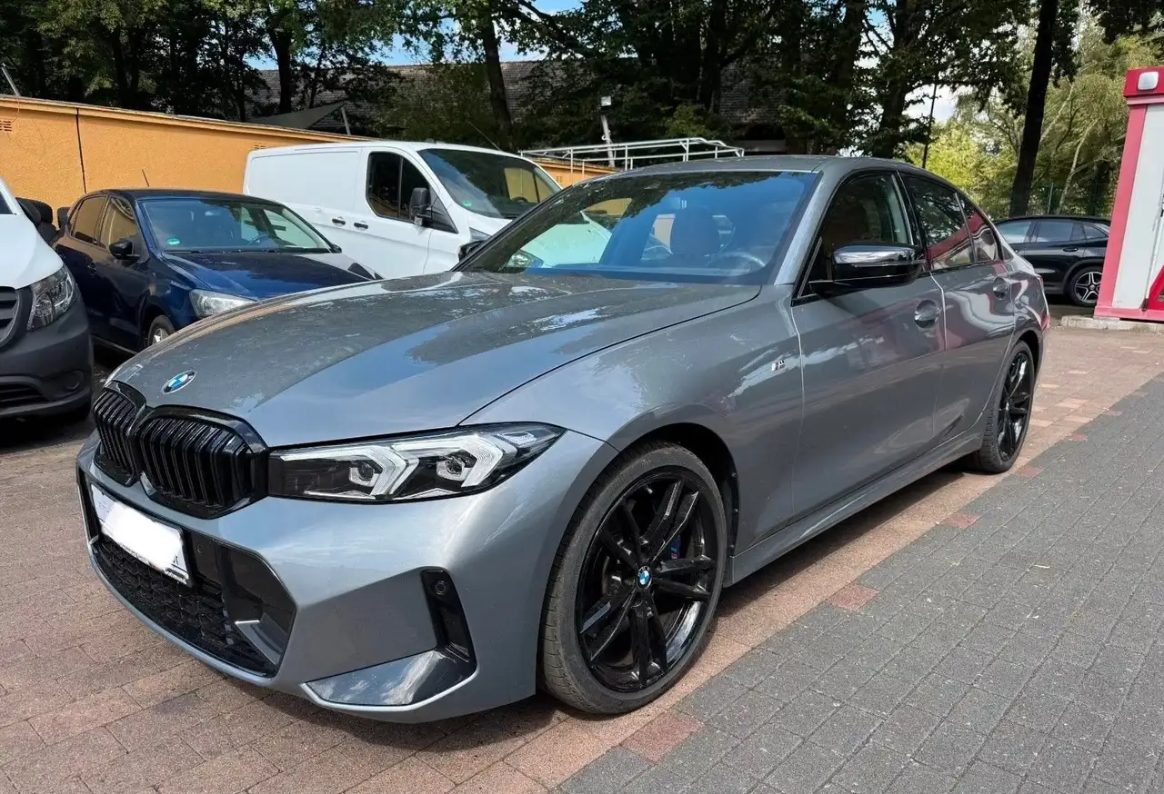 BMW 330 330i MSport PRO auto — photo 1 of 10