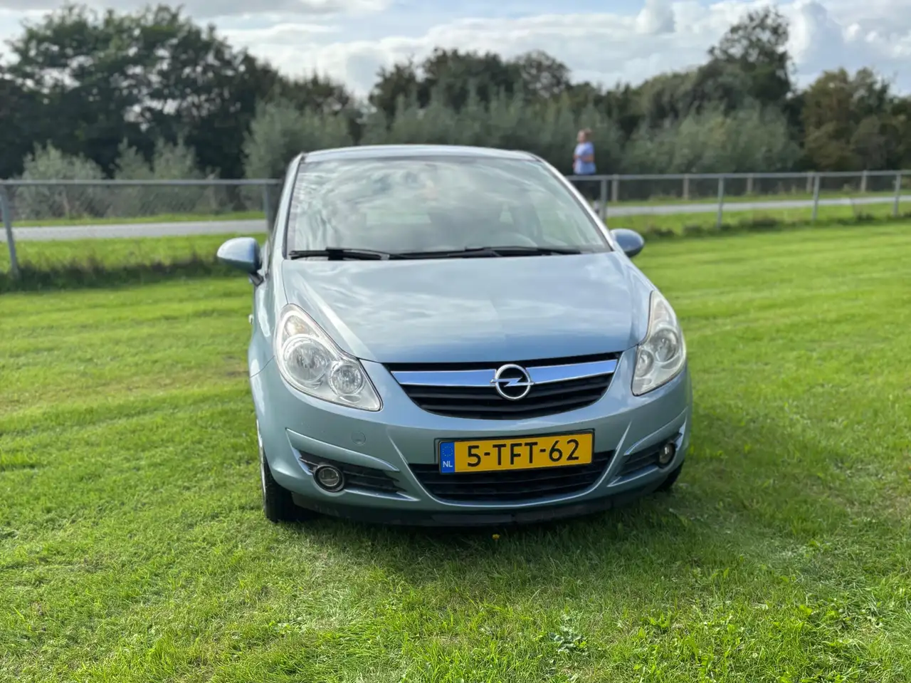 Opel Corsa Corsa 1.2-16V Essentia — photo 1 of 16