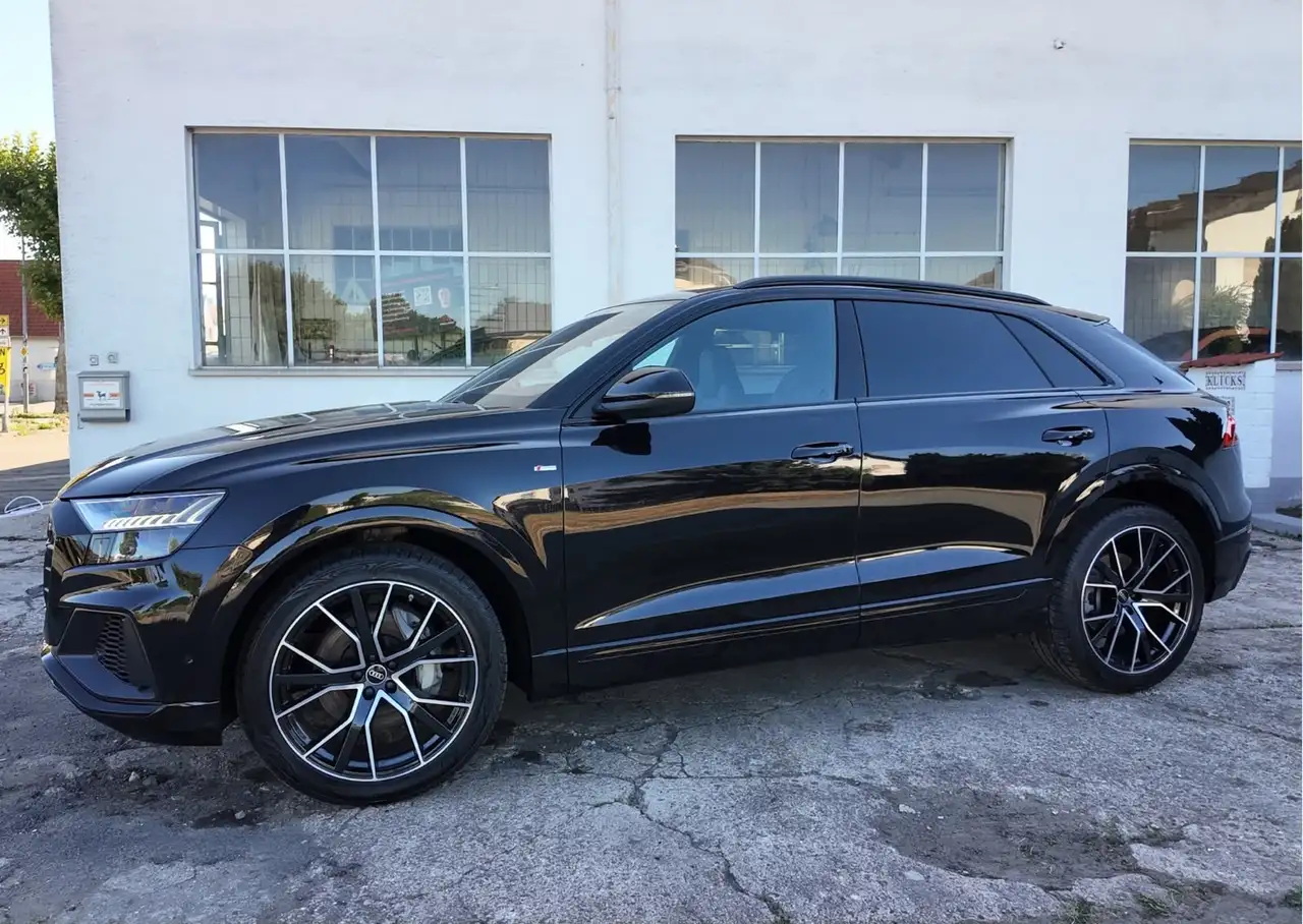 Audi Q8 55 TFSI 3xSLINE/QUATTRO/PAN/MATRIX/SCHECKH — photo 1 of 11