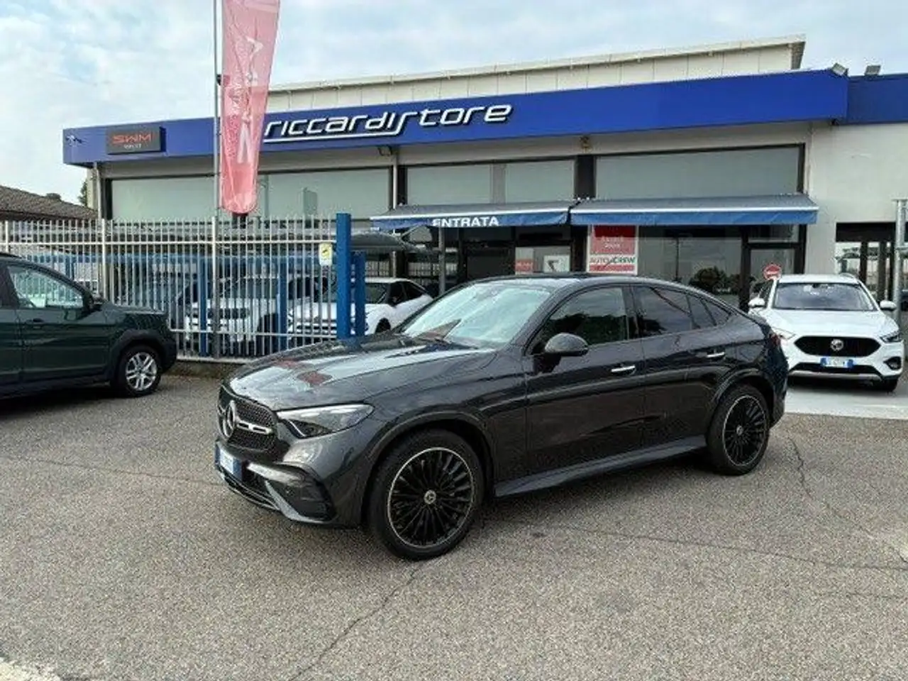 Mercedes-Benz GLC 300 4Matic Mild hybrid Premium Plus — photo 1 of 15