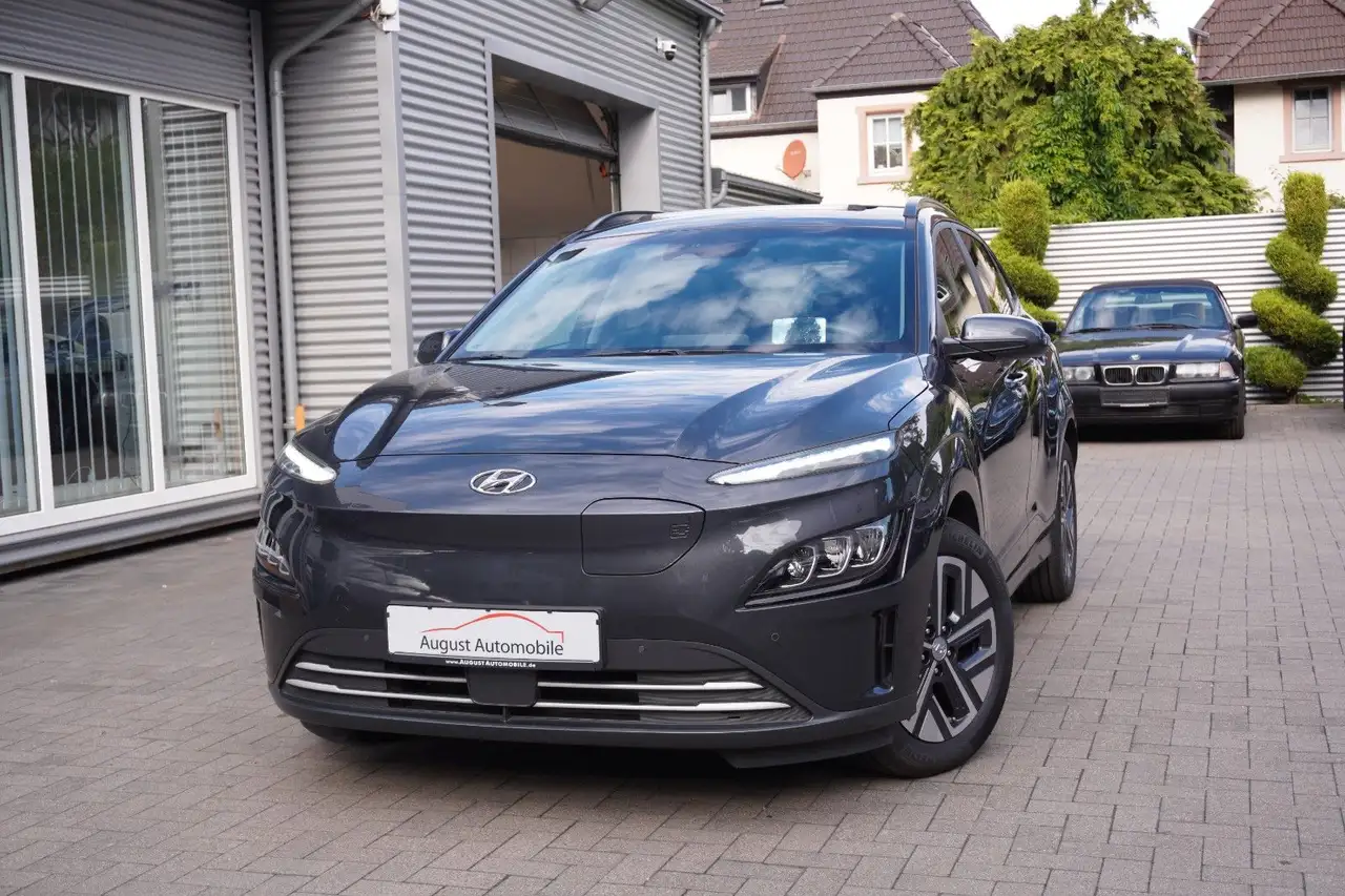 Hyundai KONA KONA Prime Glas 204Ps Navi Lenk+SH ACC TotWi HUD — photo 1 of 30