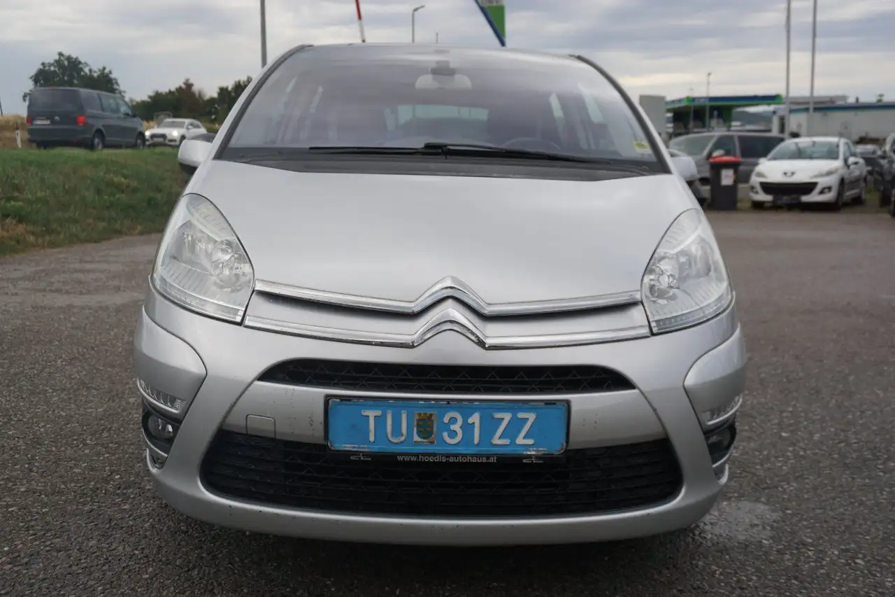 Citroen C4 Picasso e-HDi 110 Airdream Collection — photo 1 of 27