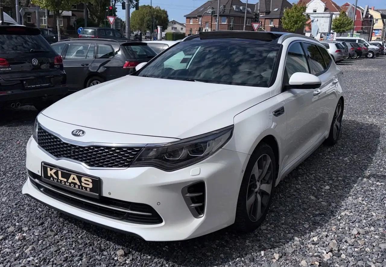Kia Optima Sportswagon GT-Line — photo 1 of 27