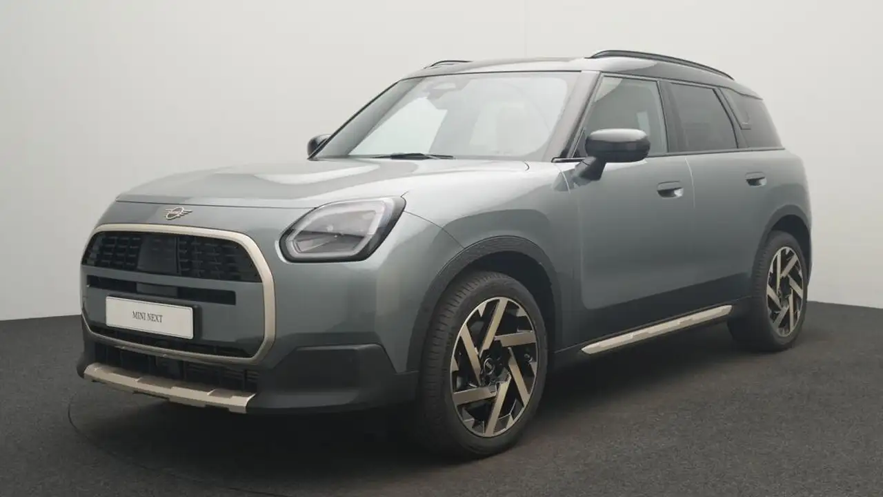 MINI Countryman C Favoured Trim — photo 1 of 15