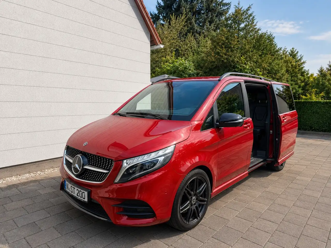 Mercedes-Benz V 250 V 250 d extralang 4Matic 9G-TRONIC Avantgarde — photo 1 of 9