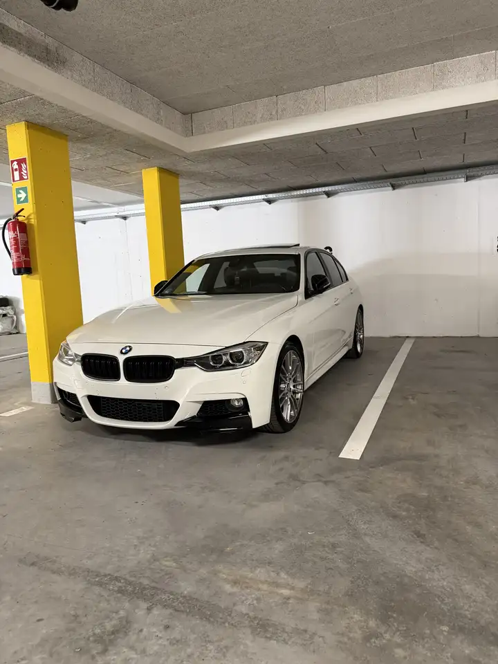 BMW 330 330d Aut. — photo 1 of 9