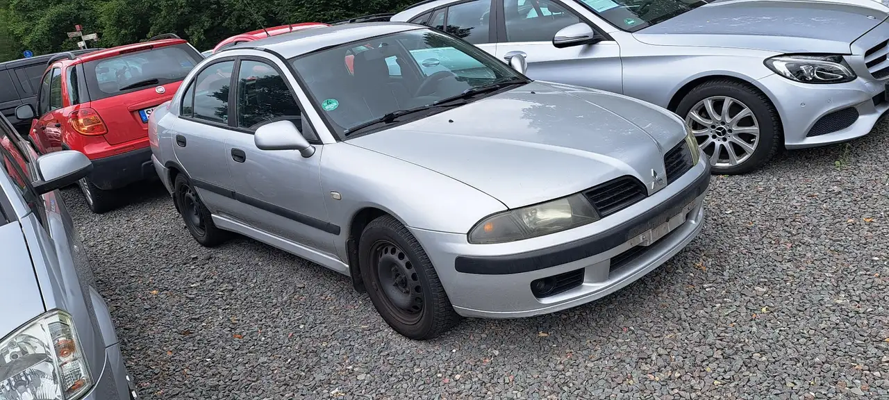 Mitsubishi Carisma 1.8 GDI Automatik Motion — photo 1 of 3