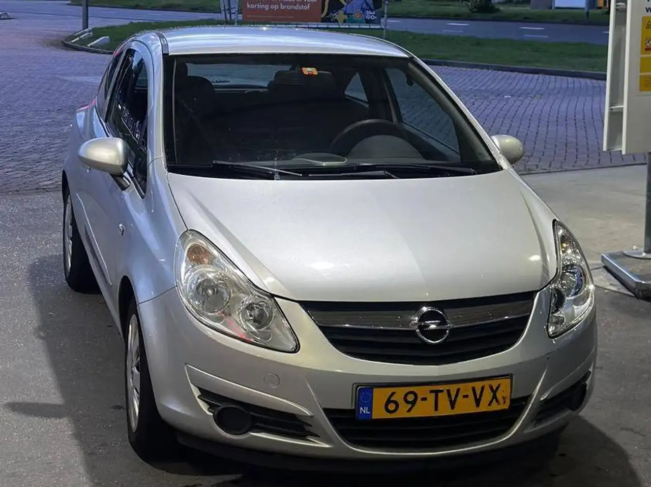 Opel Corsa Corsa 1.2 APK 30-07-2027 | Carplay & Android Auto | Achteruitrij-Camera | Airco | Cruise-Control | Aftermarket Sp — photo 1 of 33