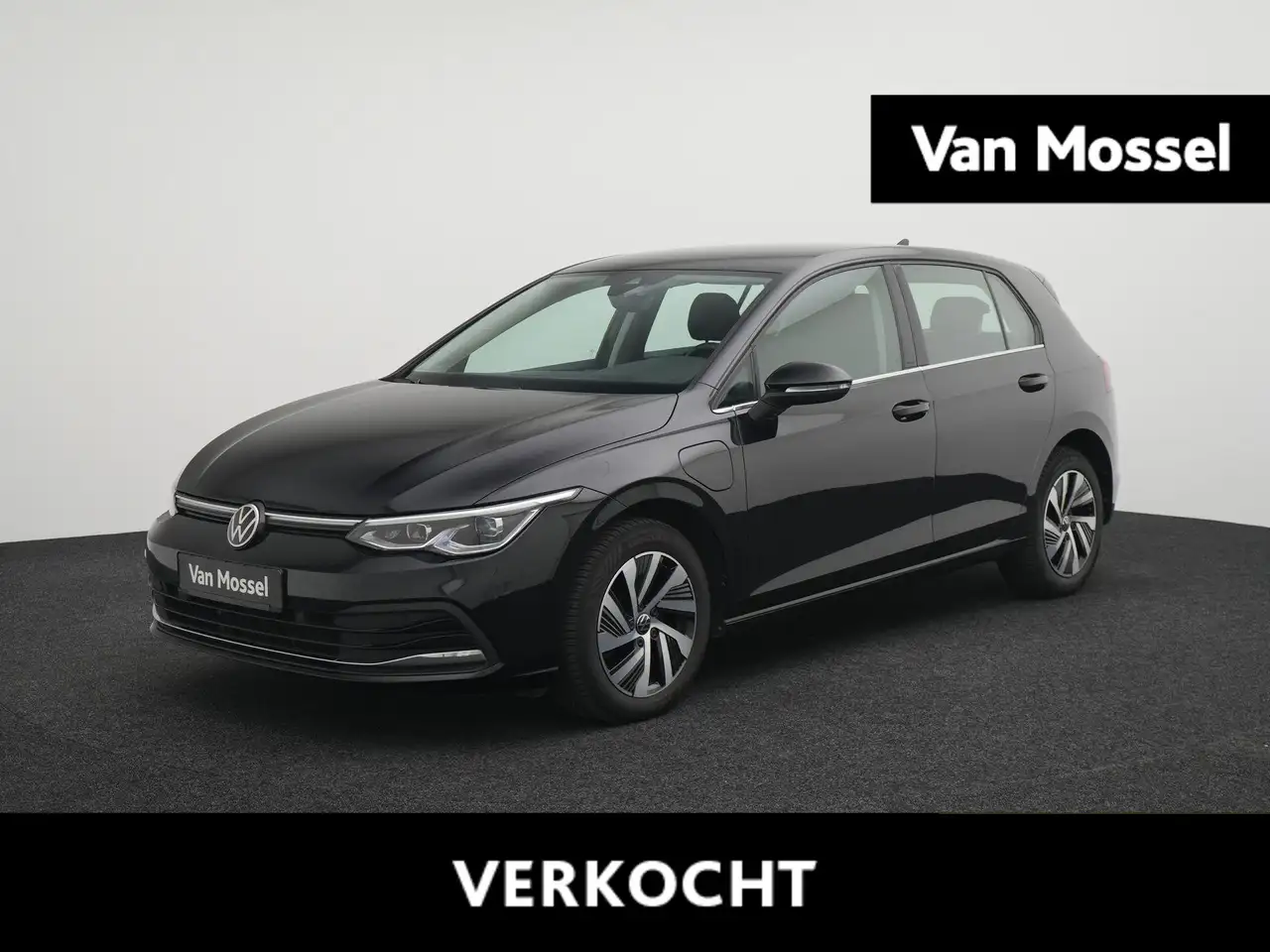 Volkswagen Golf 1.4 eHybrid Style | Apple/Android Play | Camera | — photo 1 of 15