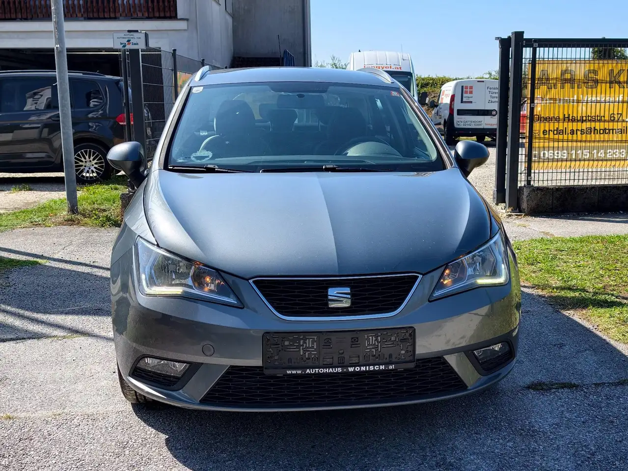 SEAT Ibiza Style — photo 1 of 16