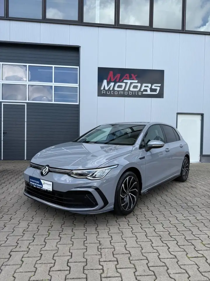 Volkswagen Golf VIII Lim. R-Line,LED,ACC,SHZ,Kamera,CarPlay — photo 1 of 23
