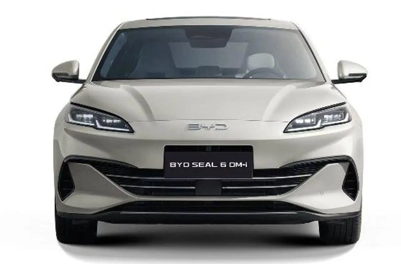 BYD Seal 6 1.5 184 CV PHEV Boost — photo 1 of 10