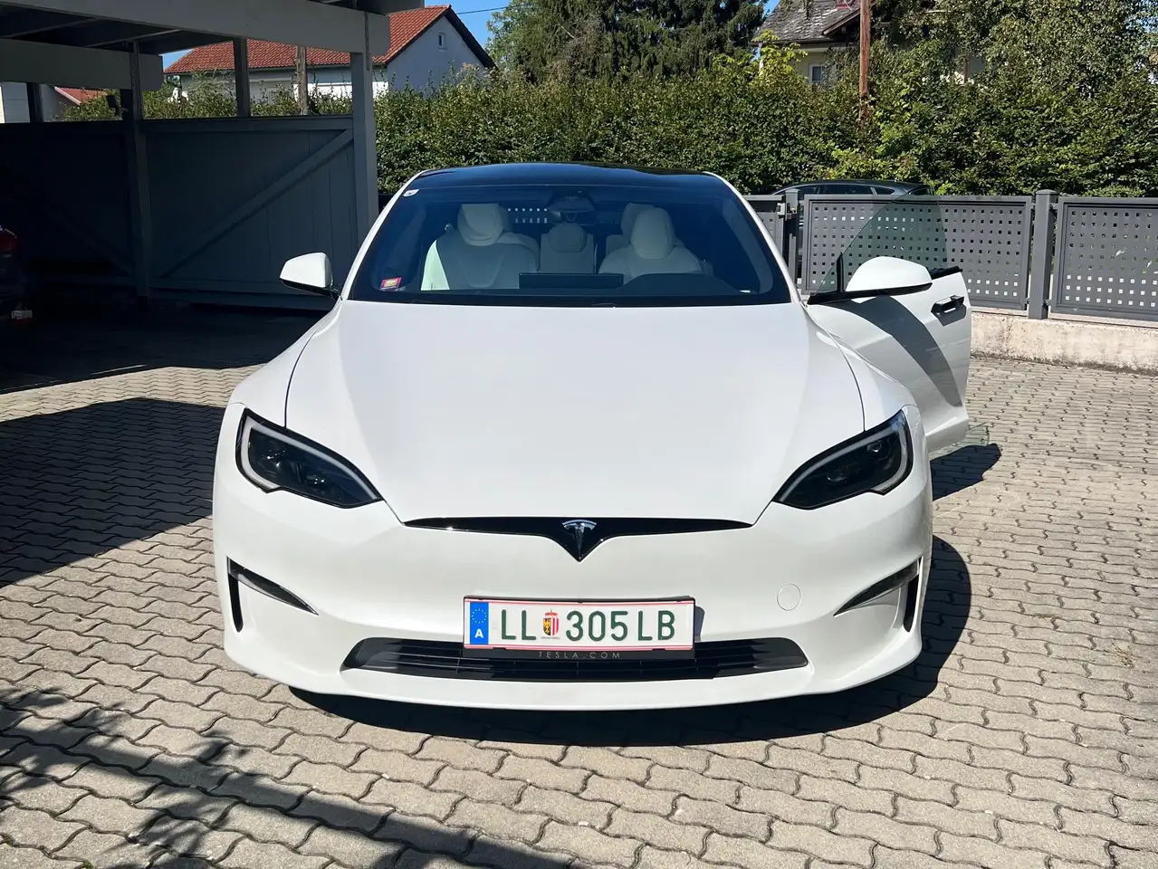 Tesla Model S Model S Plaid 100kWh — photo 1 of 8