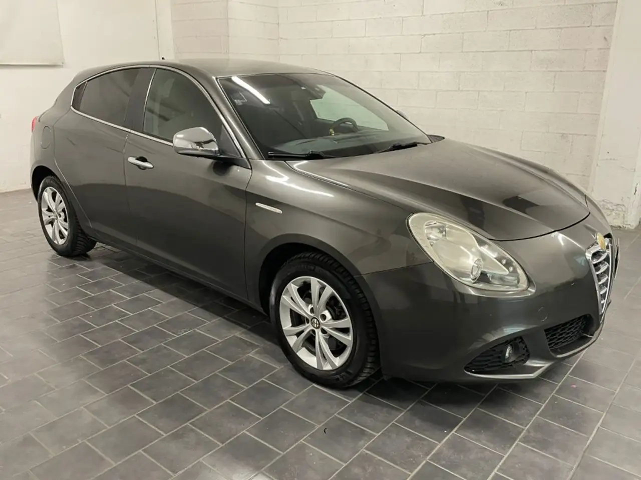 Alfa Romeo Giulietta 2.0 JTDm-2 170 CV Distinctive — photo 1 of 15