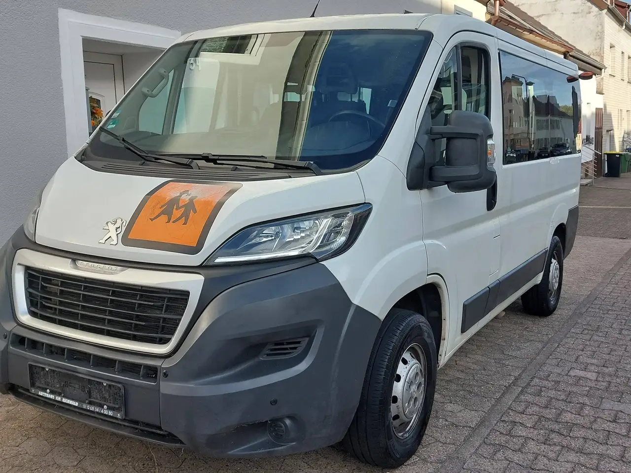 Peugeot Boxer 330 L1H1 Komfort HDi 1-HAND KLIMA TUV-NEU 9-Sitzer — photo 1 of 16