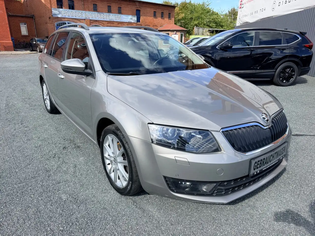 Skoda Octavia Combi Style 1.4 TSI / Xenon / Navi / PDC — photo 1 of 15