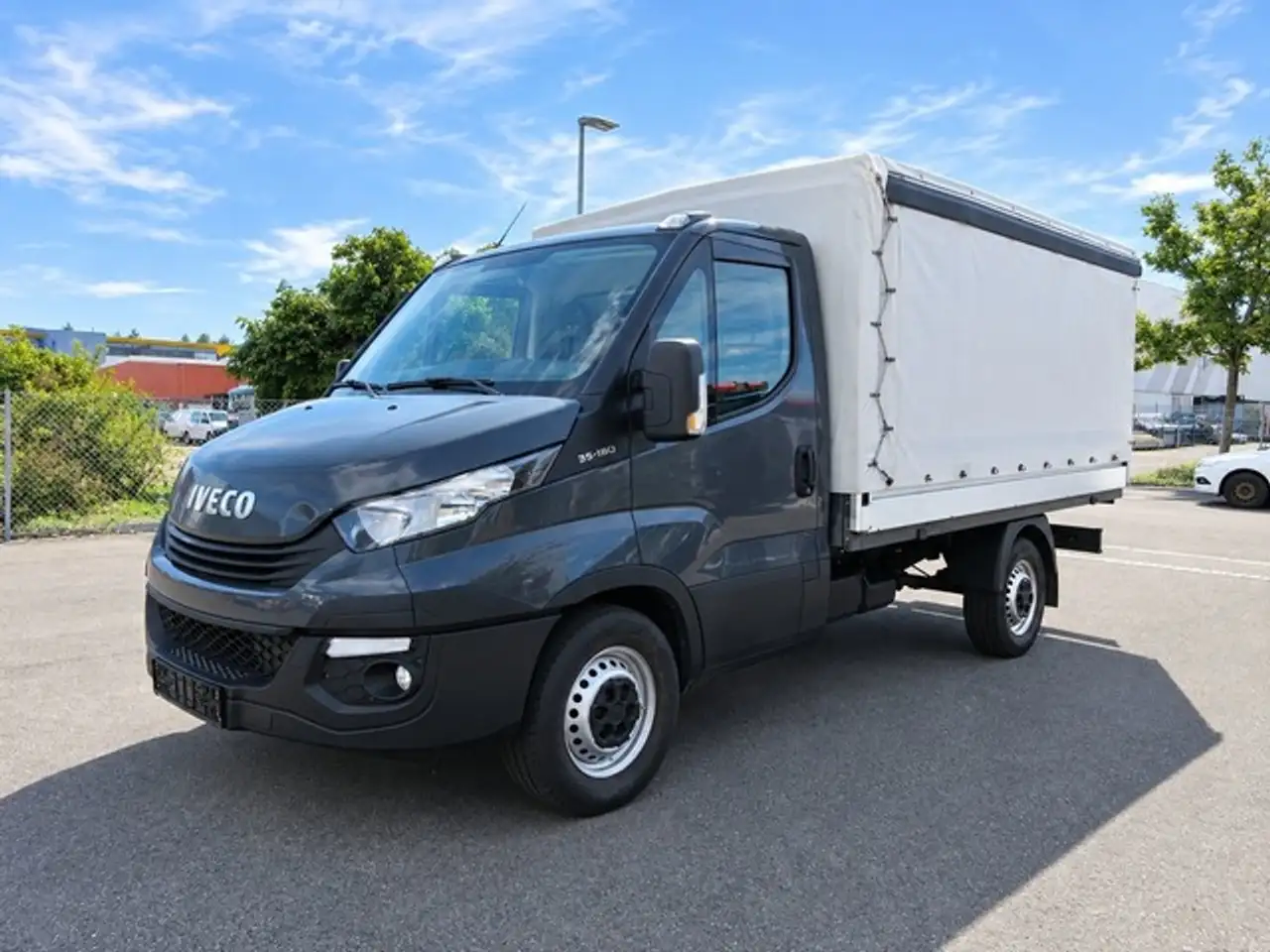 Iveco 35-180 Schiebeplane AHK Klima Kamera — photo 1 of 17