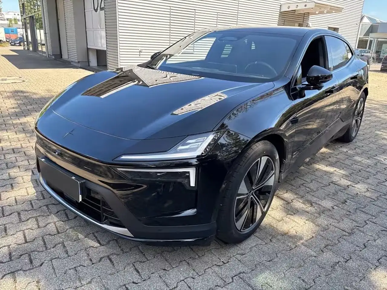 Polestar 4 400 kW Long Range Dual — photo 1 of 19