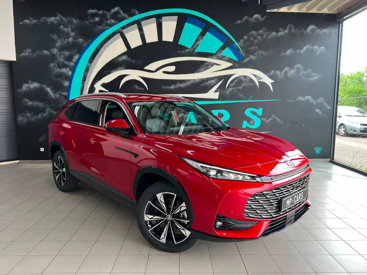 MG HS HS Hybrid 1.5 Turbo Luxury Luxury — photo 1 of 15
