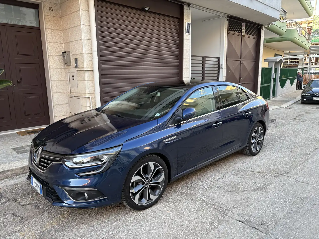 Renault Megane Grand Coupe 1.5 dci energy Zen 110cv edc — photo 1 of 3