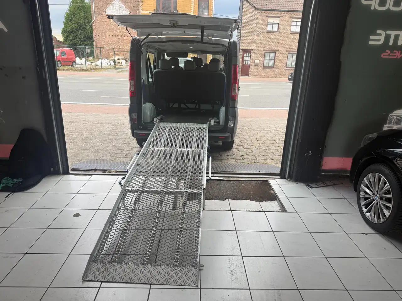 Opel Vivaro PMR *chaise roulante* Rolstoel* 122000km Netto 7438* — photo 1 of 12
