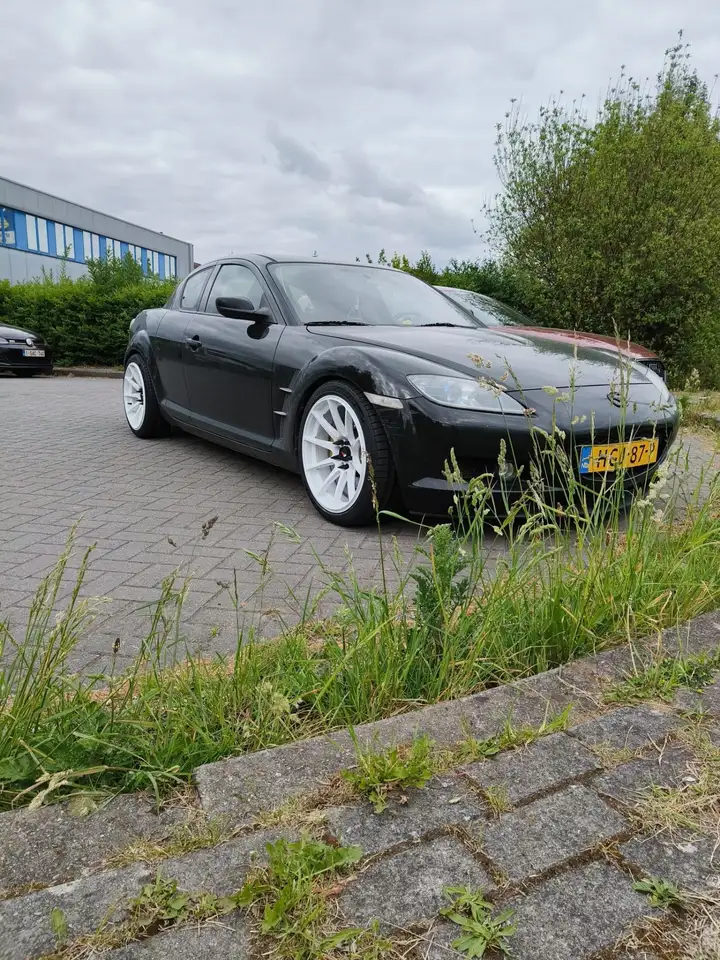 Mazda RX-8 — photo 1 of 9
