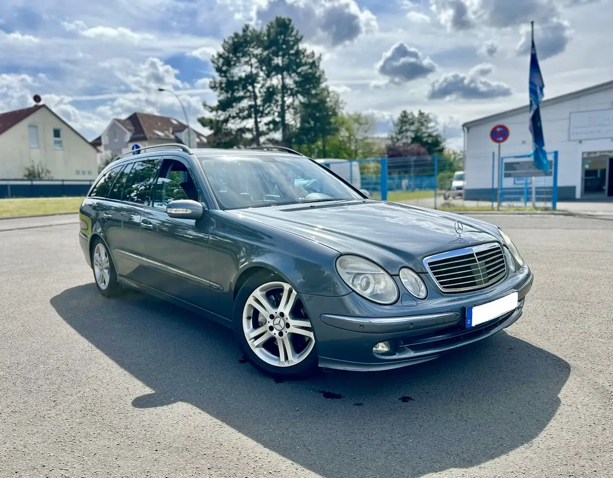 Mercedes-Benz E 350 T 7G-TRONIC Avantgarde — photo 1 of 19