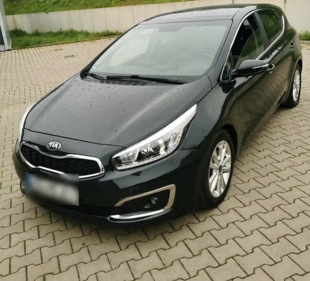 Kia Ceed / cee'd 1.6 GDI DCT Spirit — photo 1 of 11