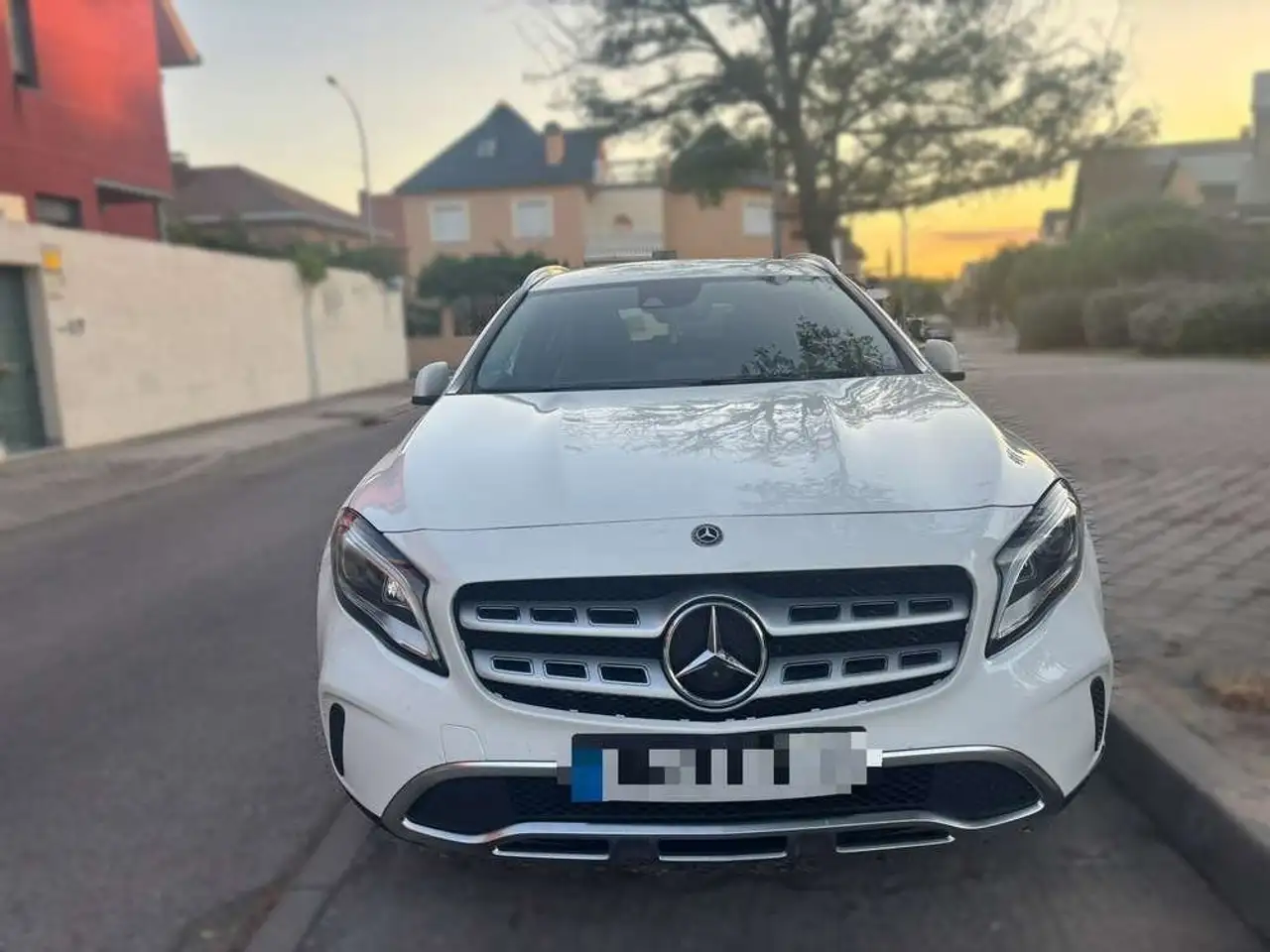 Mercedes-Benz GLA 200 d — photo 1 of 20