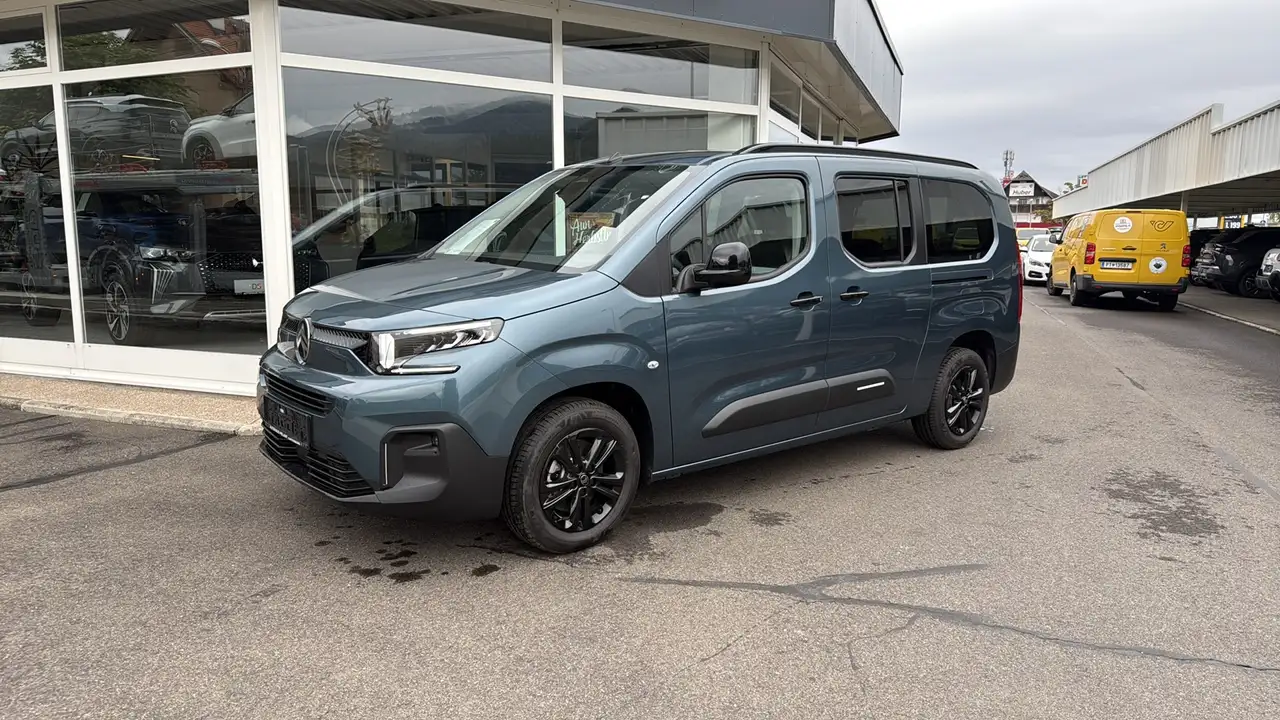 Citroen Berlingo Länge XL BlueHDi 130 S&S MAX — photo 1 of 11