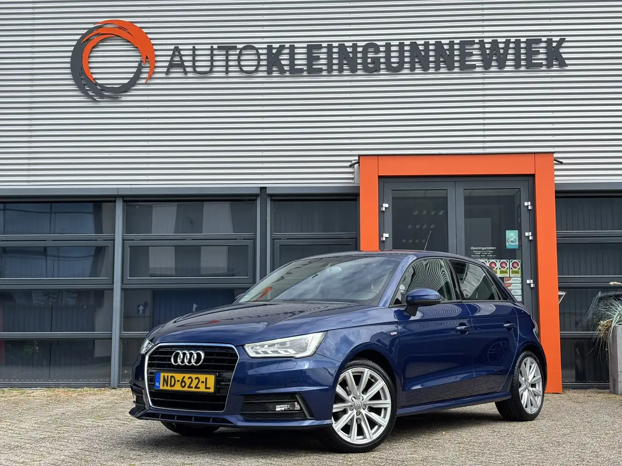 Audi A1 Sportback 1.0 TFSI Adrenalin S-Line / Navi / Cruis — photo 1 of 15