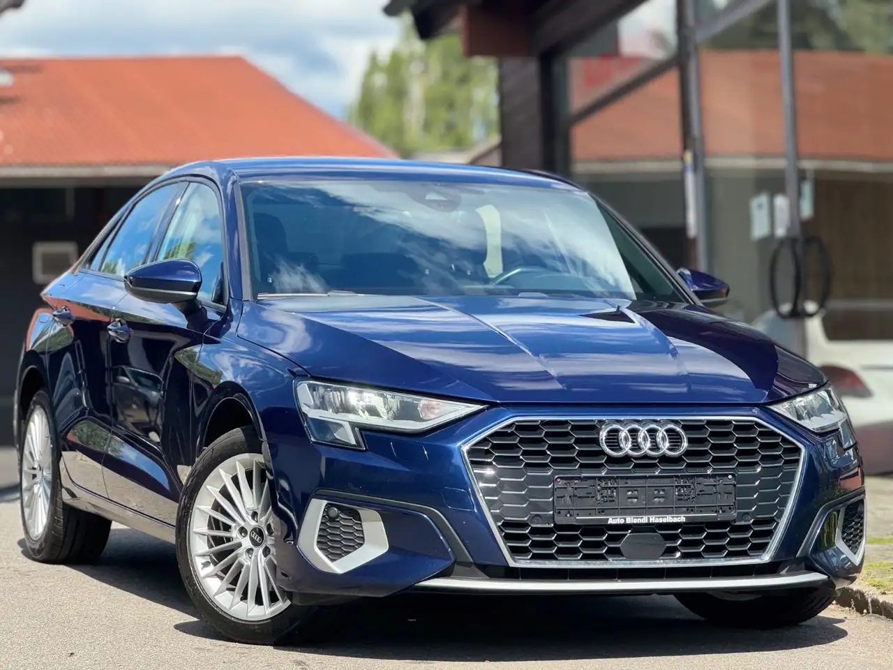 Audi A3 Limousine 35 TDI advanced — photo 1 of 15