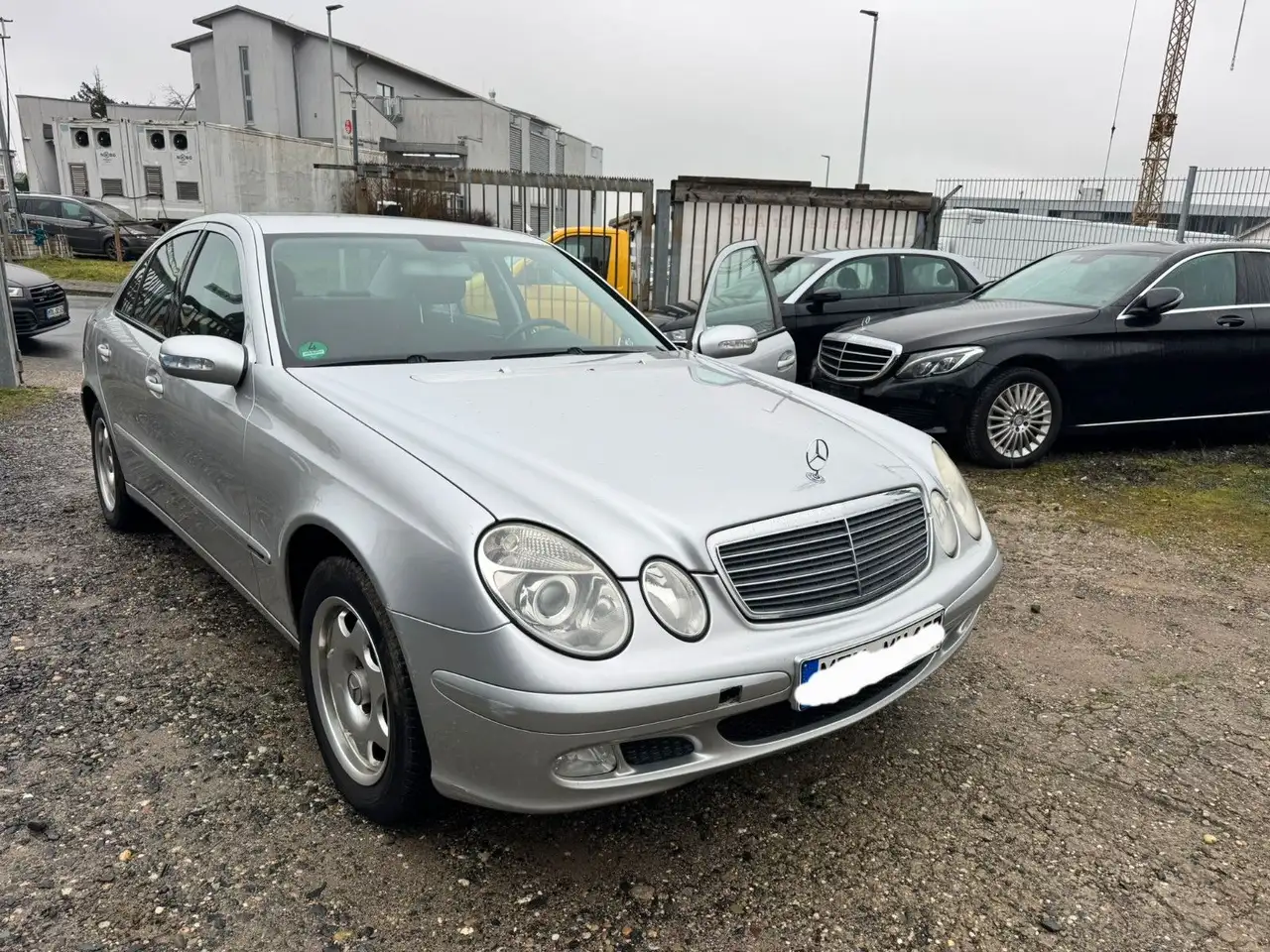 Mercedes-Benz E 240 Elegance TÜV — photo 1 of 10