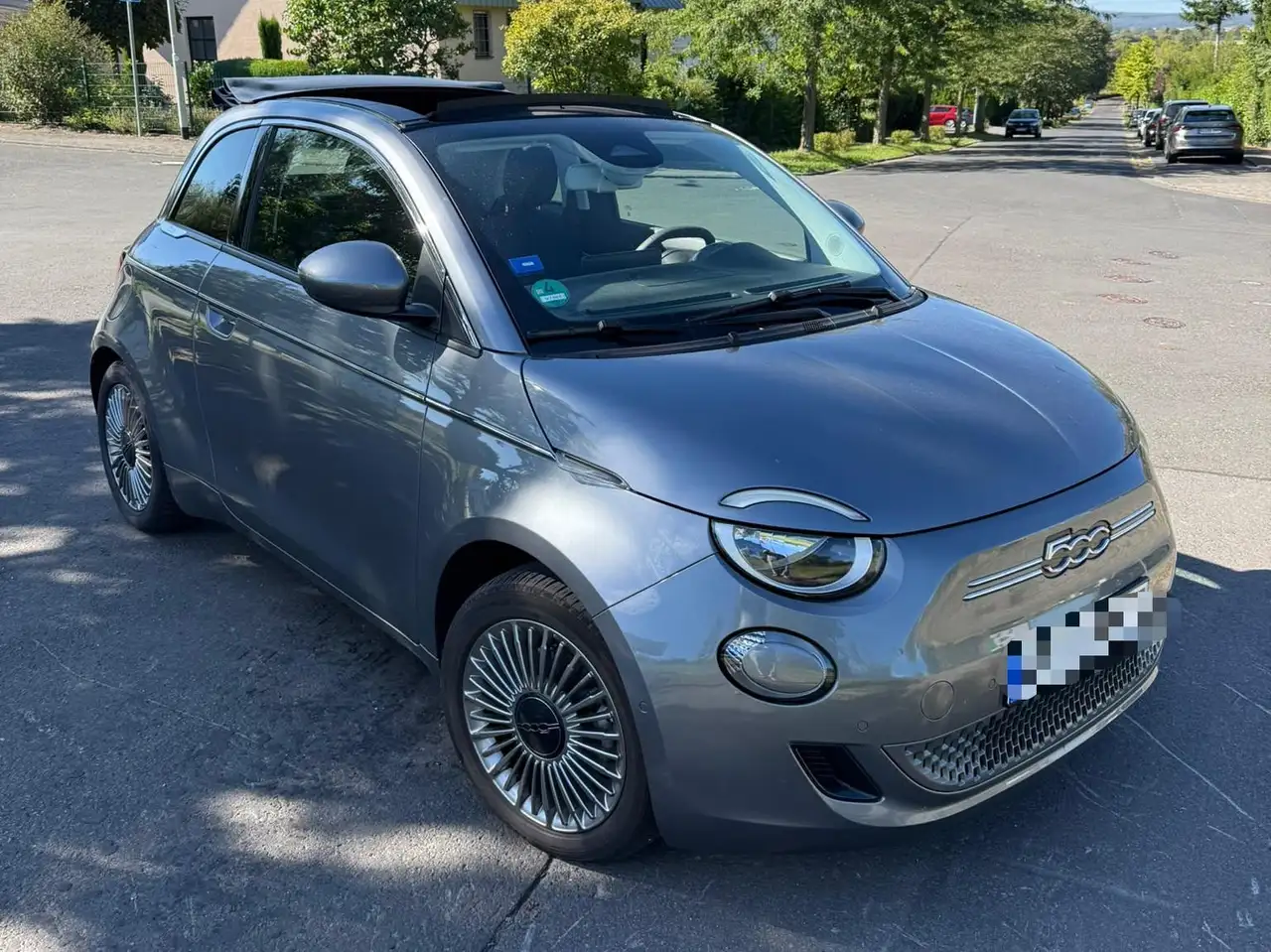 Fiat 500e — photo 1 of 8
