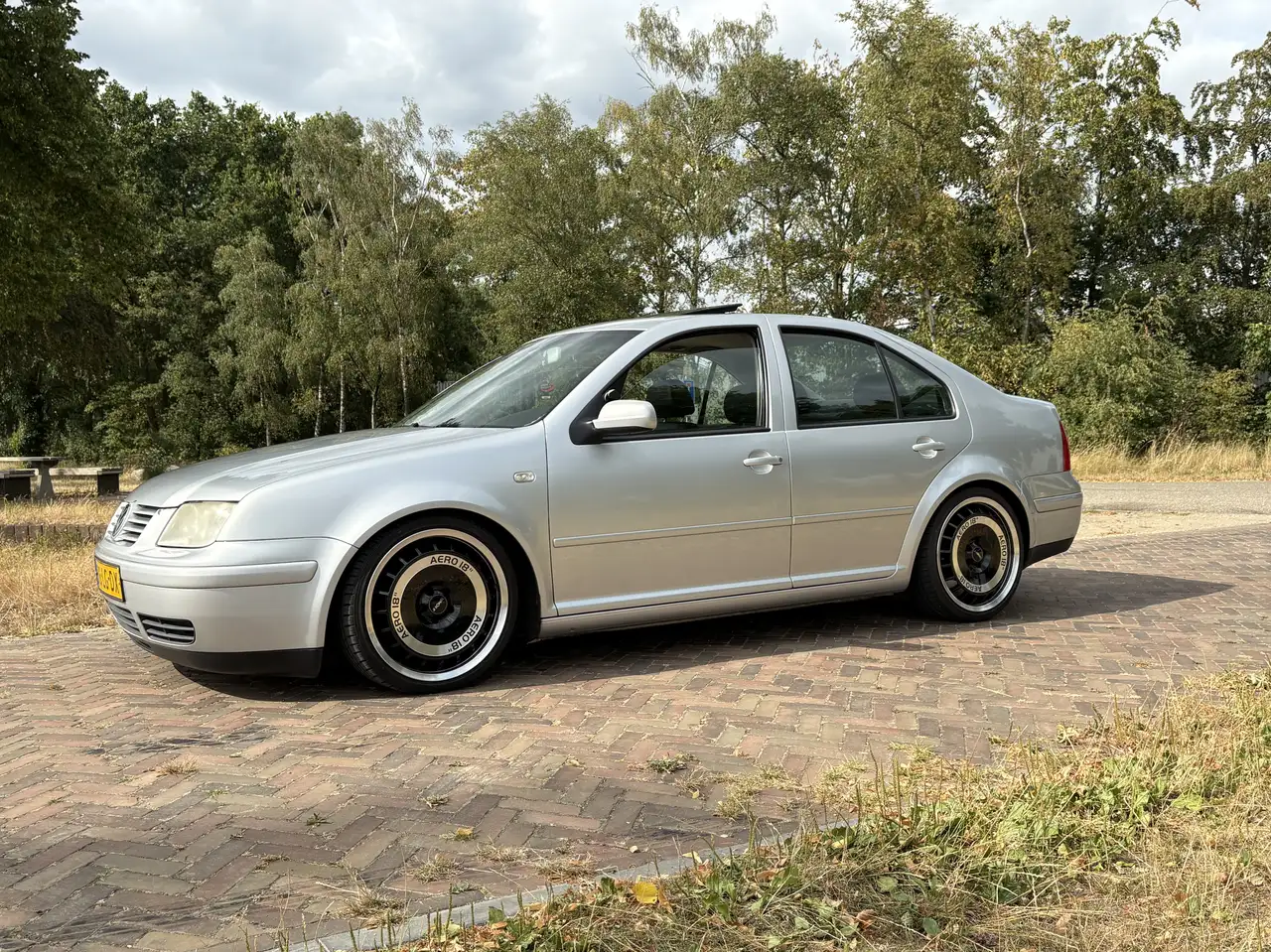 Volkswagen Bora 2.0 Highline — photo 1 of 13