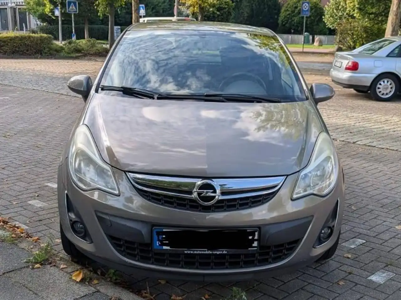 Opel Corsa Corsa 1.2 16V ecoFLEX 150 Jahre Opel — photo 1 of 11