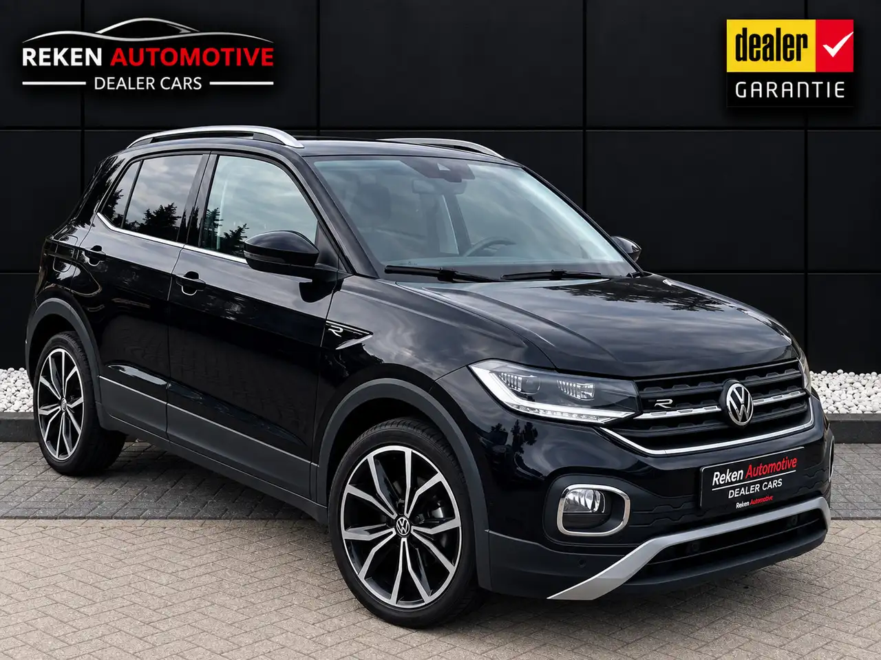 Volkswagen T-Cross 1.0 TSI R-Line DSG Carplay ACC Clima Navi — photo 1 of 28